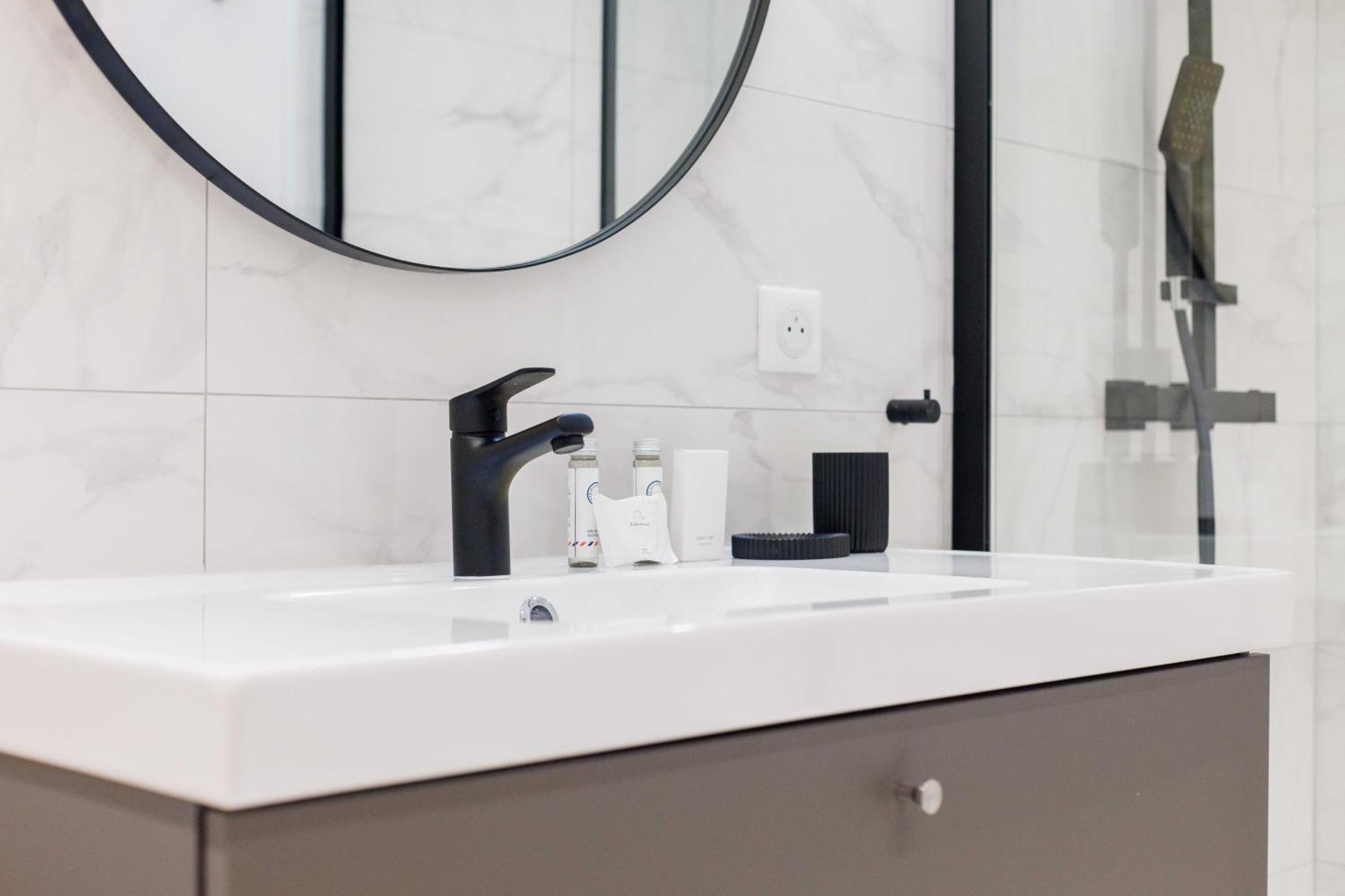 Exceptionnel Duplex A Proximite De Montmartre! Apartment Париж Екстериор снимка